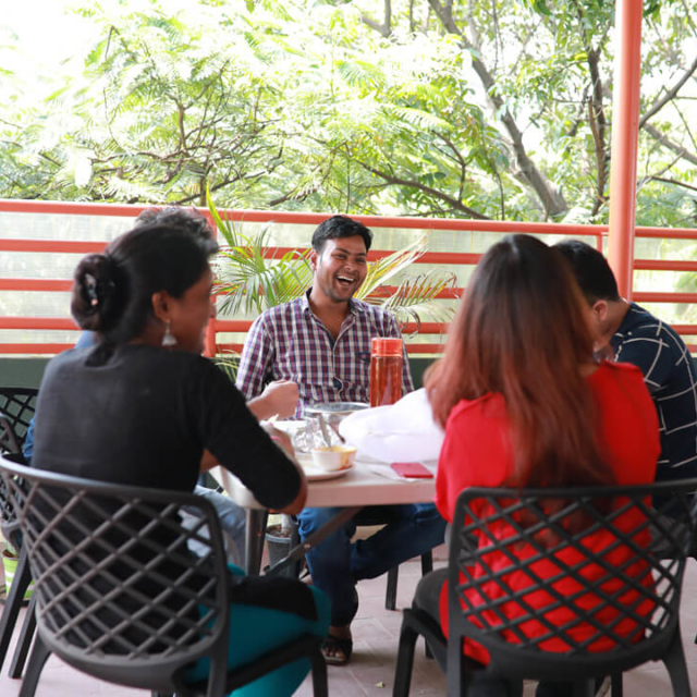 The ‘In-Between’ Problem No One Talks About in Professional Workspaces