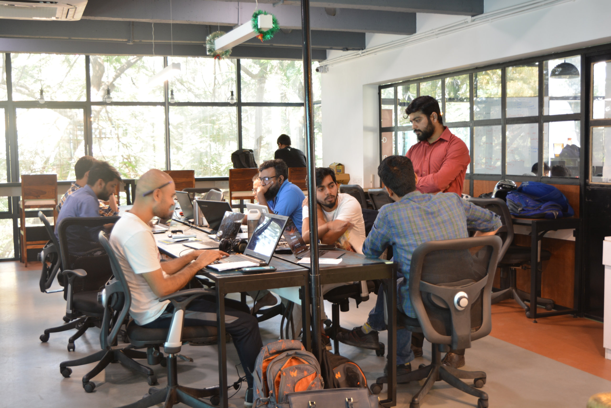 Benefits of Coworking Spaces for Startups in 2026 (Complete Guide)